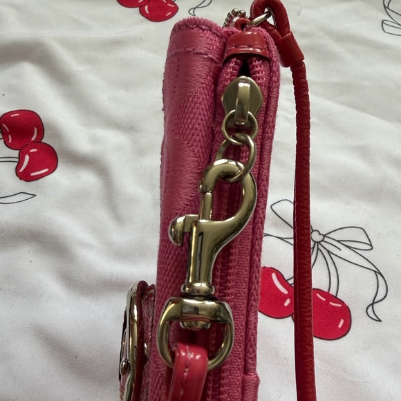 Y2K Coach Pink Wristlet Clutch with Buckle Rare - Picture 7 of 8